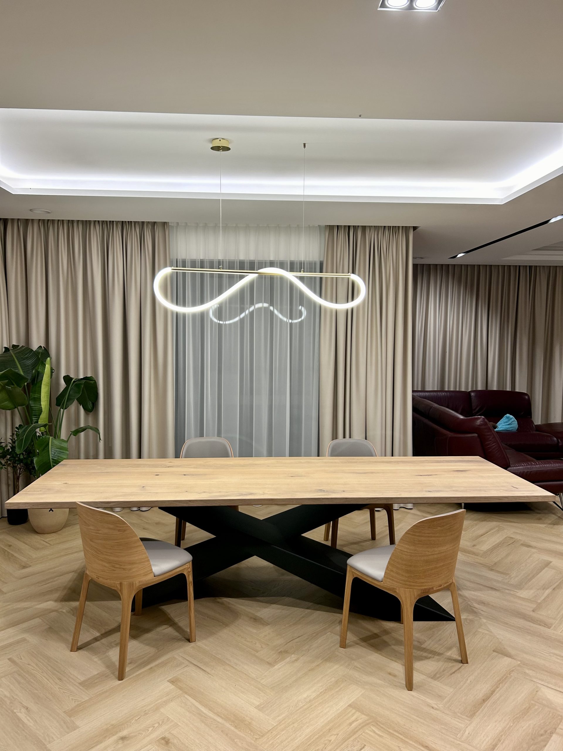 LOFTYA Stół drewniany dębowy U nowoczesny stalowe nogi rozkładany LOFTYA